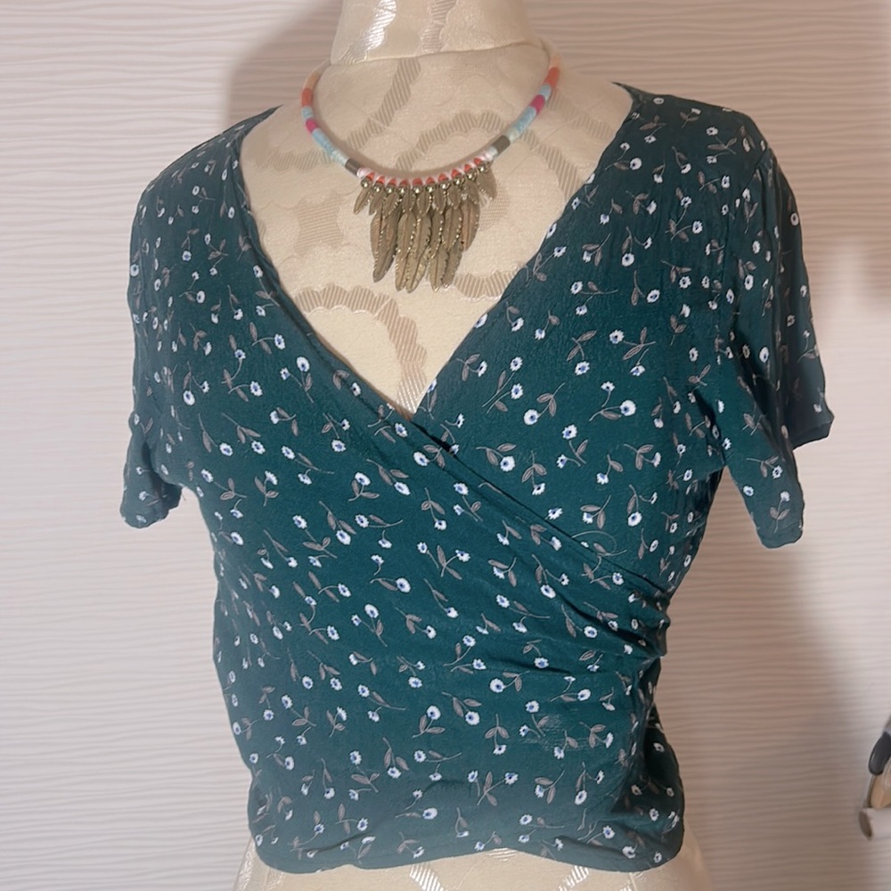Brandy Melville wrap around top, Sz 2